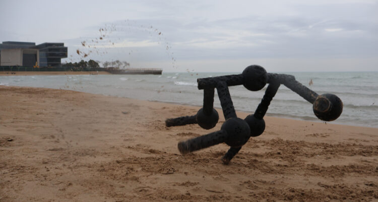 Foto de llos robots diseñados por una IA