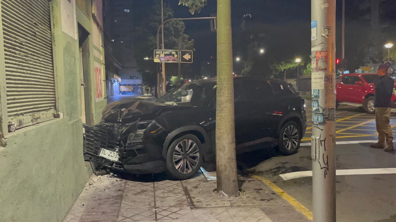 Un motociclista murió tras accidente en Santiago: otro conductor fue detenido por no tener licencia