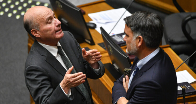 Senado aprueba contener precio de la parafina ante alzas y despacha proyecto a la Cámara