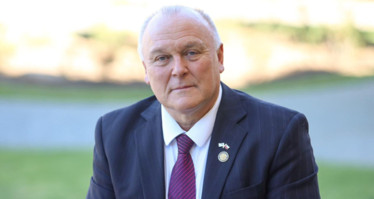 Senador Becker (RN): “Yo creo que hubo financiamiento extranjero y nacional (en el estallido social)”