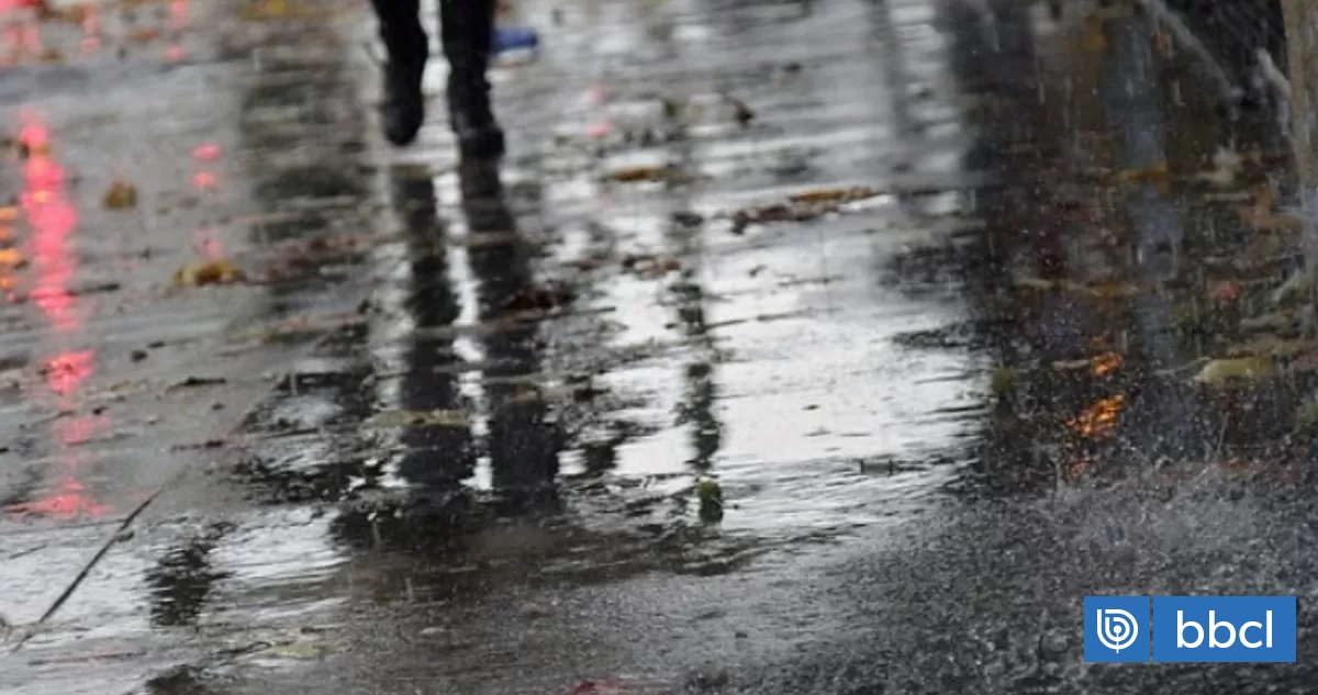 ¿Una que otra gota en el centro de Santiago? Meteorólogo y la posibilidad de lluvia en la RM