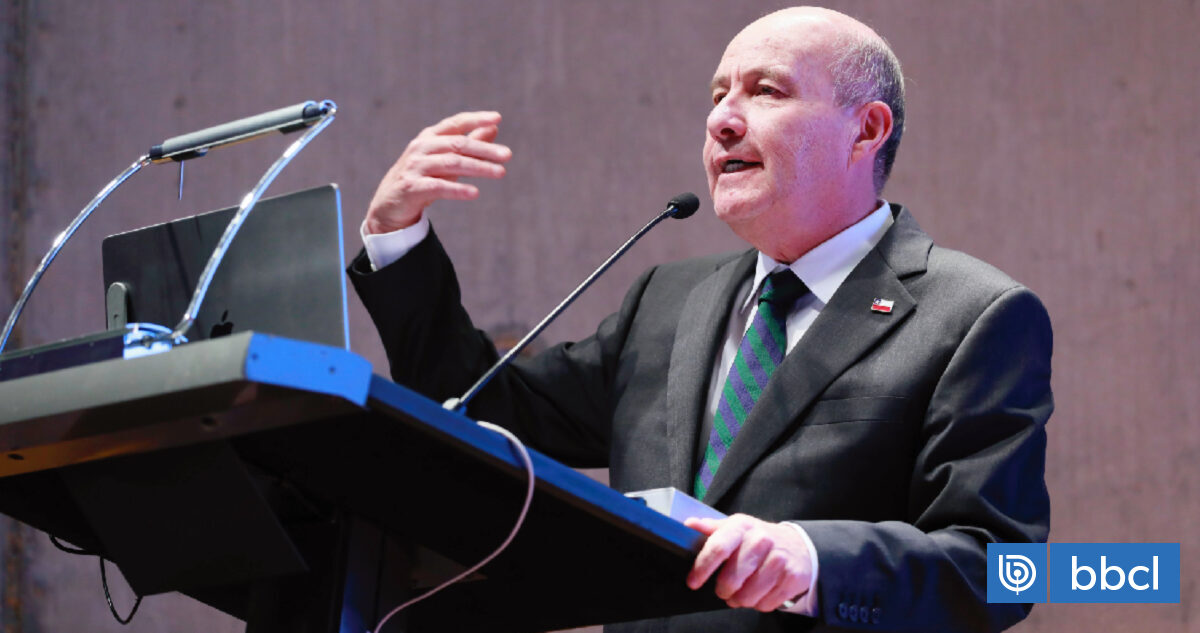 "No es el rol del Ministro de Hacienda ser simpático": Quiroz defiende nuevas medidas