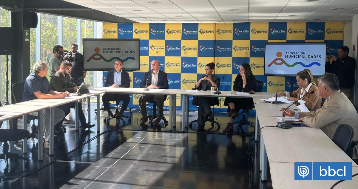 Valparaíso: representantes de 9 comunas se reúnen para analizar acciones ante alza de combustibles