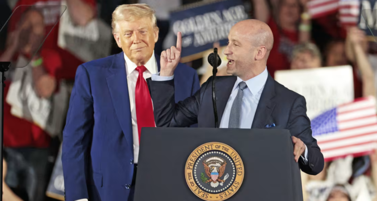 Asesor de seguridad de Trump exige a Latinoamérica enfrentar los carteles "como si fueran ISIS"