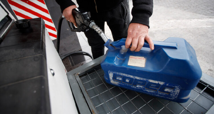 Otro golpe al bolsillo: experto advierte nueva alza en precio de la parafina y de la cadena productiva