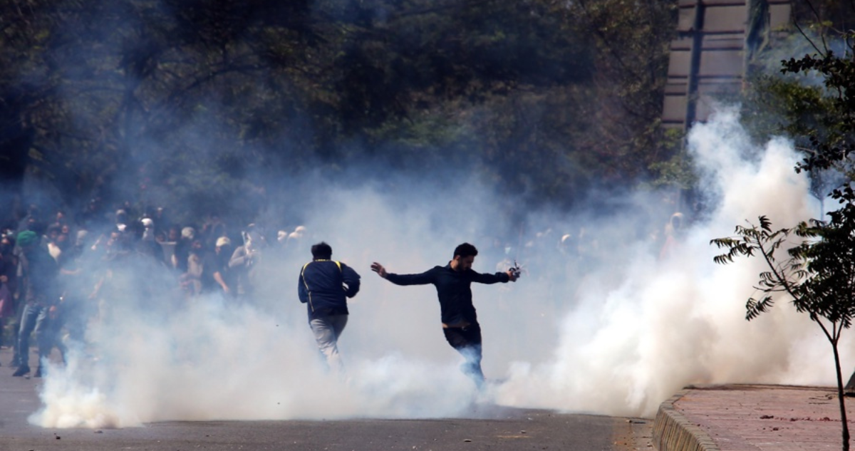 Tras muerte de Alí Jamenei al menos 8 muertos en protestas en Pakistán e Irak