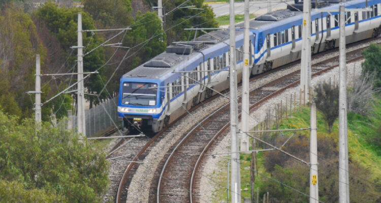 Gobierno retira de Contraloría contrato para estudio de tren Valparaíso-Santiago