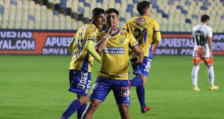 UdeC lo dio vuelta de local ante Cobresal y se ilusiona tras dos fechas de la Copa de la Liga