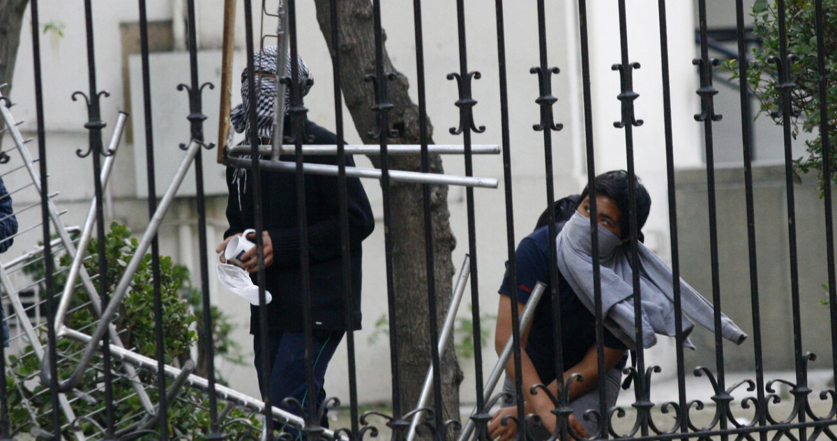 Diputados UDI proponen quitar gratuidad a estudiantes involucrados en hechos de violencia