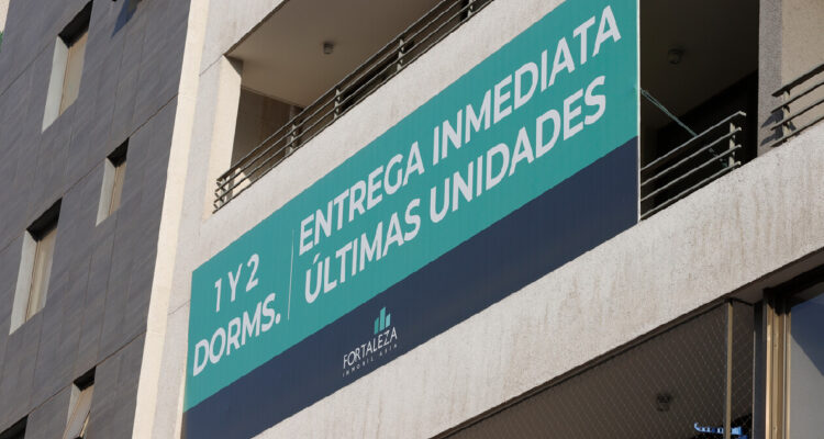 Venta de viviendas cae hasta 40% luego que Gobierno propusiera suspender IVA: acusan "daño inmediato"