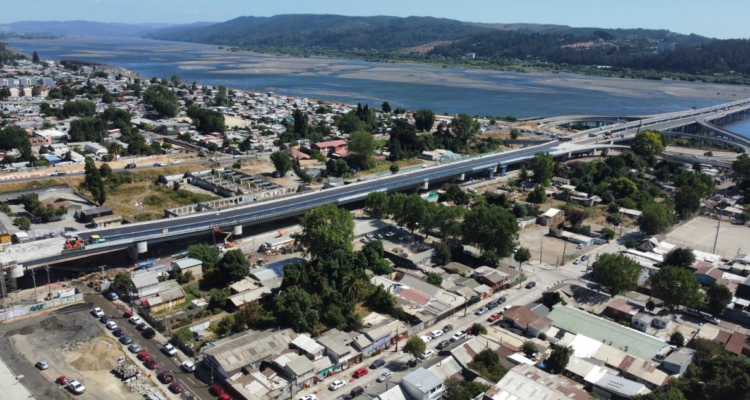https://media.biobiochile.cl/wp-content/uploads/2026/03/viaducto-chacabuco-presenta-mas-del-85-de-avance-su-entrega-se-preve-para-junio-de-este-ano-750x400.png