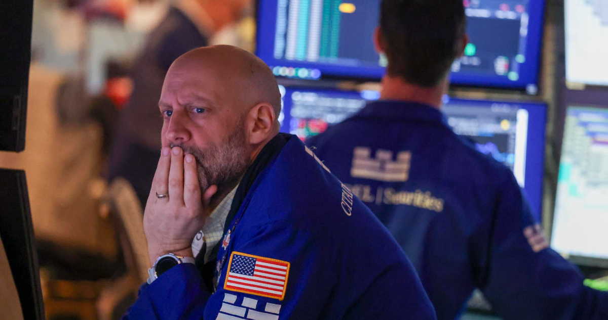 Wall Street abre en rojo mientras el petróleo sigue subiendo por guerra en Medio Oriente