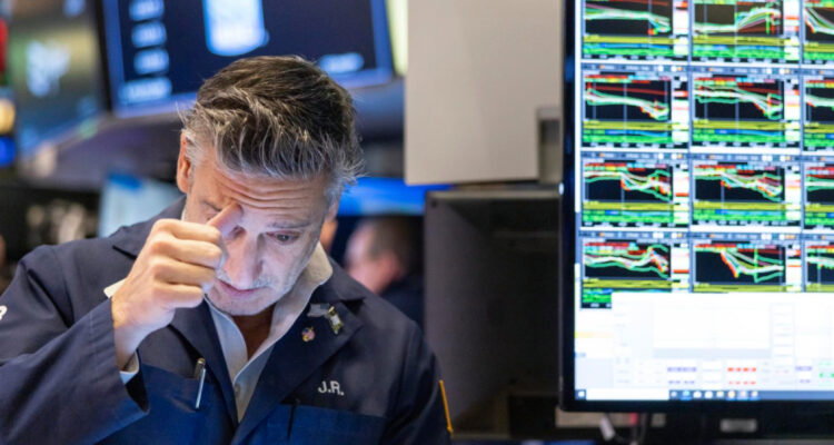 Wall Street y el IPSA en rojo mientras el petróleo sigue disparado por la guerra en Irán