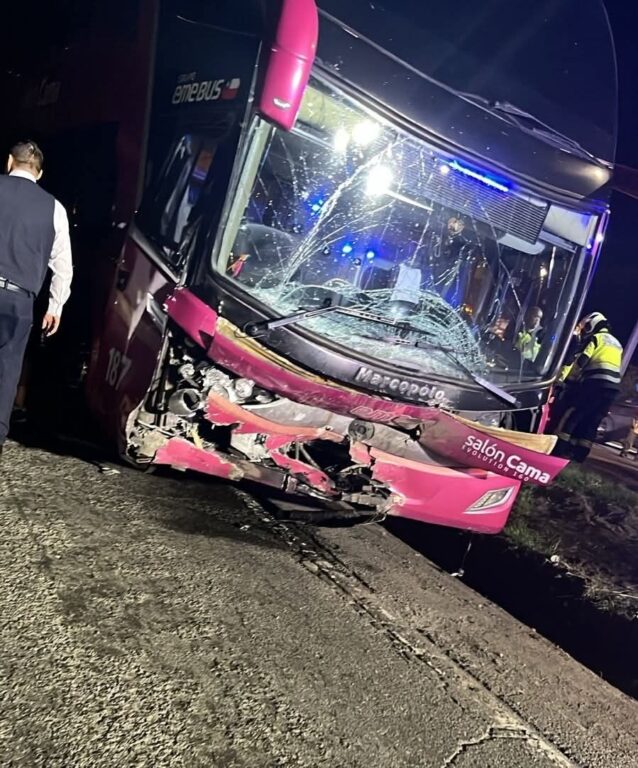 Brutal colisión entre auto y bus en San Pedro de la Paz genera gran congestión vehicular: habría 2 lesionados