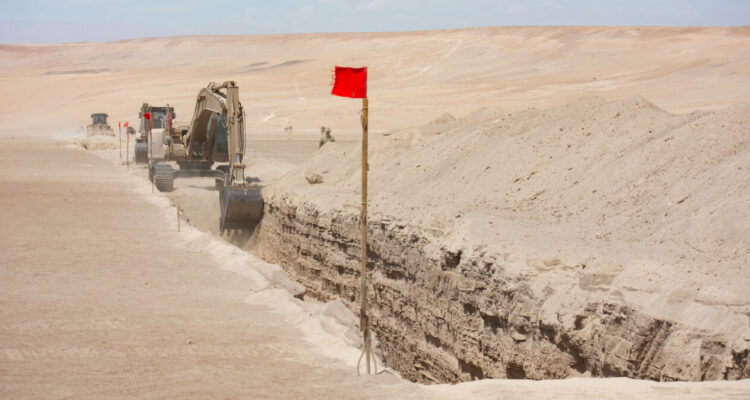 Las razones detrás de la zanja que construye Perú en la frontera con Chile