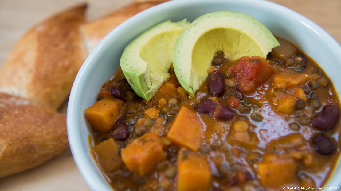 El maxxing "no es el camino más adecuado": la tendencia nutricional de la generación Z y los milenials