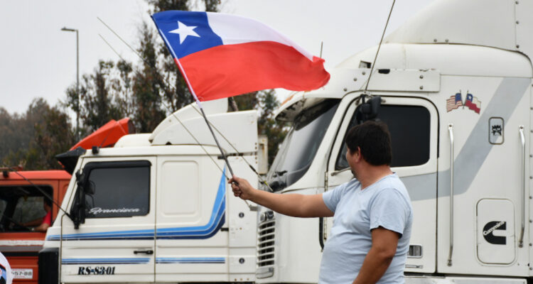 Dueños de camiones de Valparaíso anuncian movilizaciones ante alza de combustibles