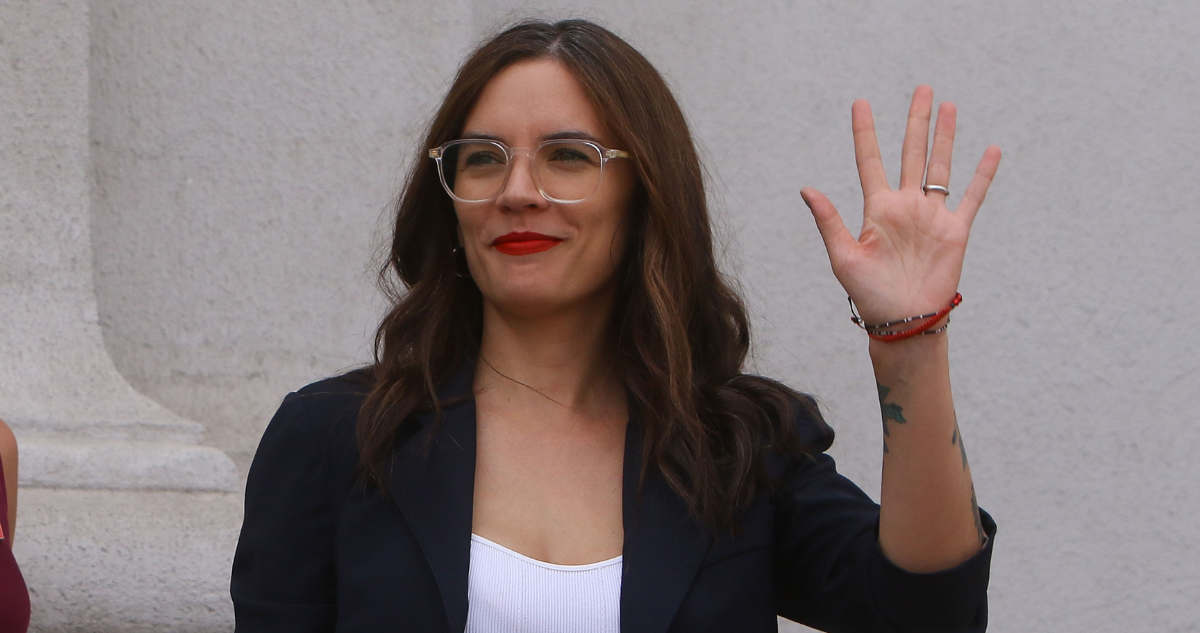 Al igual que Gabriel Boric: Vallejo viajará a Barcelona para participar en encuentro por la democracia