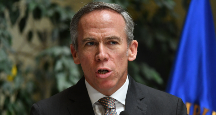 Alessandri califica de “error” tope de 30 años en gratuidad e insta a ministros a “coordinarse mejor”