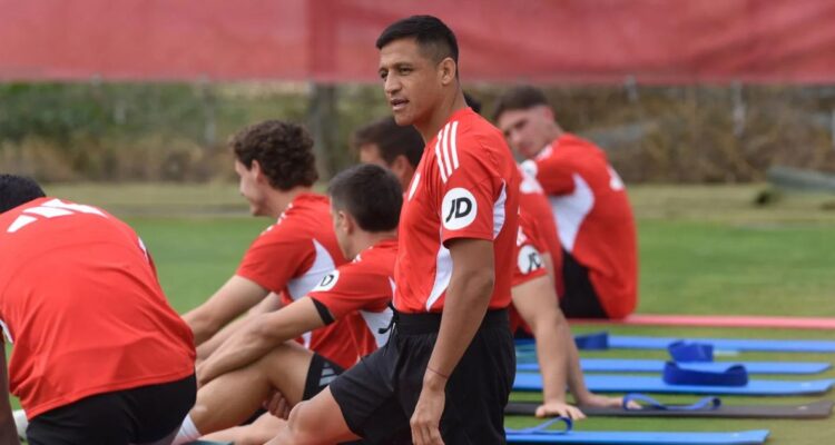 Alexis Sánchez entrenando en Sevilla