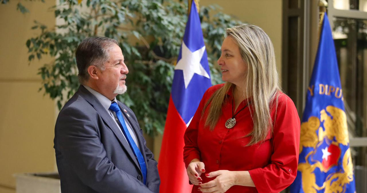 Diputados impulsan proyecto para castigar amenazas de tiroteos en recintos públicos