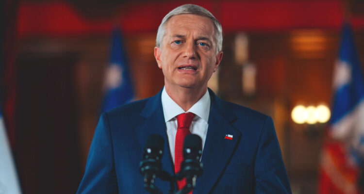 Analistas advierten compleja tramitación del plan anunciado por Kast: “Difícil sacarlo en septiembre”