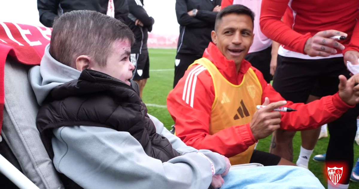 Alexis Sánchez maravilló durante la visita de Leo al Sevilla.