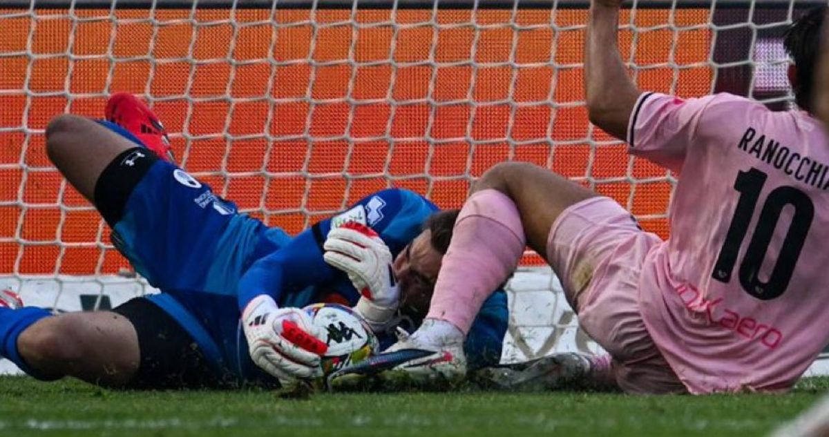 Arquero Jonathan Klinsmann sufrió fractura de cuello en Italia.