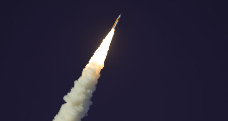 Foto del cohete de la misión Artemis II