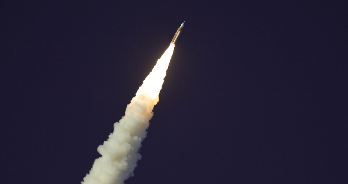 Foto del cohete de la misión Artemis II