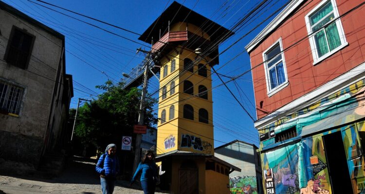 Tras 2 años varado: aprueban licitación para restaurar histórico ascensor Polanco de Valparaíso