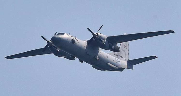 Avión de transporte militar de Rusia se estrella en Crimea y deja 29 muertos