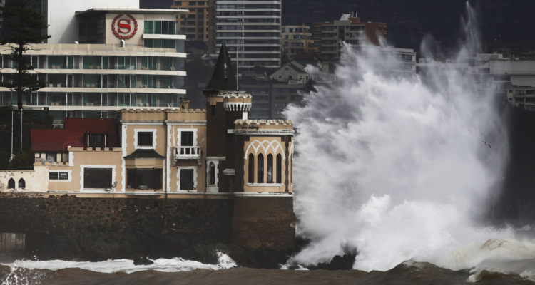 Emiten aviso de marejadas para 12 regiones de Chile: revisa las fechas y horarios de mayor intensidad