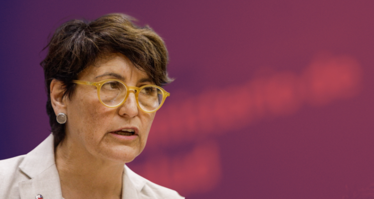 Cirugía exprés: exministra Aguilera ficha a BACS Abogados en causa por tráfico de influencias