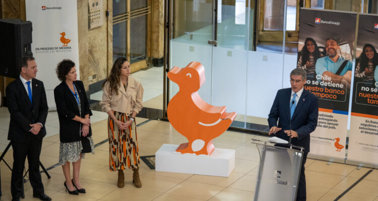 Por alza de bencinas: BancoEstado anuncia plan de alivio para MiPymes y créditos para electromovilidad