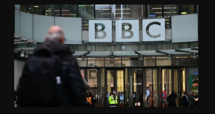 La TV publica británica debe “ahorrar”: BBC anuncia que despedirá a 2 mil trabajadores