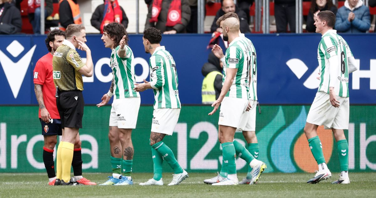 Betis y Pellegrini no levantan cabeza: en riesgo clasificación a Champions tras empate ante Osasuna