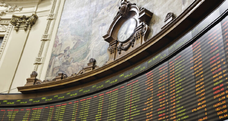 La Bolsa de Santiago sube y el IPSA vuelve a los 11.400 puntos impulsado por las acciones de SQM