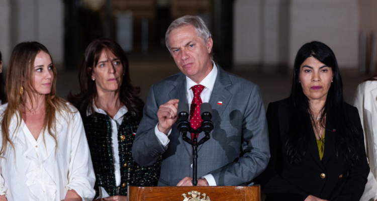 Cadem: Kast se mantiene con un 42% de aprobación y ministra Sedini es la peor evaluada del gabinete