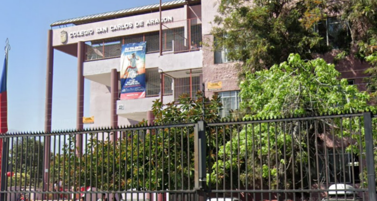 Caída de portón en colegio de Puente Alto deja a cuatro estudiantes lesionados