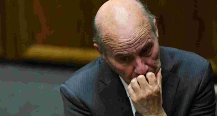 Luis Eduardo Escobar: Gobierno ocupa polémica por caja fiscal como "excusa" para impulsar recortes