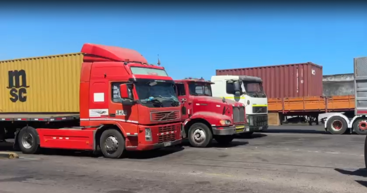 Camioneros de Tarapacá anuncian paro y bloqueos por alza de combustible en medio de crítica a Gobierno
