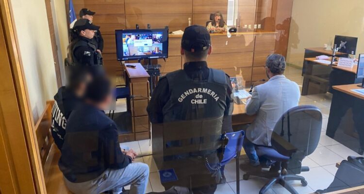 Carabineros acusados de violar mujer en comisaría en Valparaíso