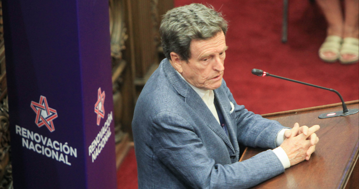 Carlos Larraín vincula salida de Allamand de RN a”malos resultados electorales” y apoyo a Matthei
