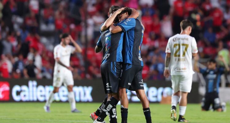 Querétaro de Esteban González celebró en la liga mexicana.