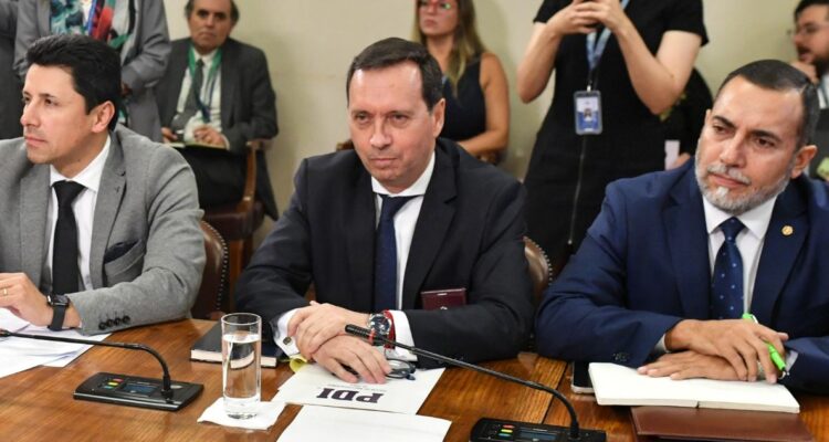 Cerna asume responsabilidad por remoción de Peña: “Quien toma las decisiones es este director”