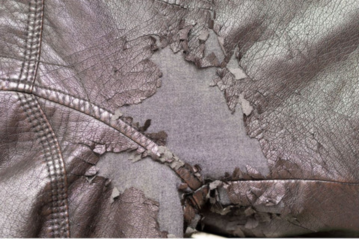 Cuero vegano pelándose