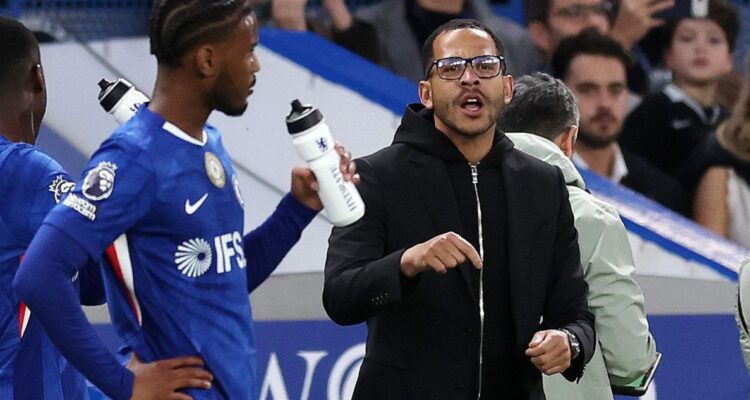 Chelsea despidió a su entrenador Liam Rosenior tres meses después de su llegada.
