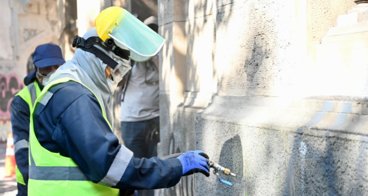 Comienza limpieza de fachadas en el barrio Concha y Toro: iniciativa cuenta con un plazo de 9 meses