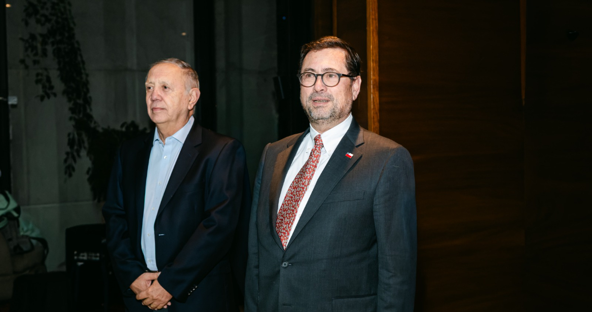 Canciller encabeza conmemoración del Día del Holocausto junto a la comunidad judía en Chile